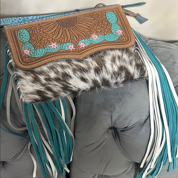 Myra Bag Women's Leivitate Hand-Tooled Crossbody Bag - Picture 3 of 9